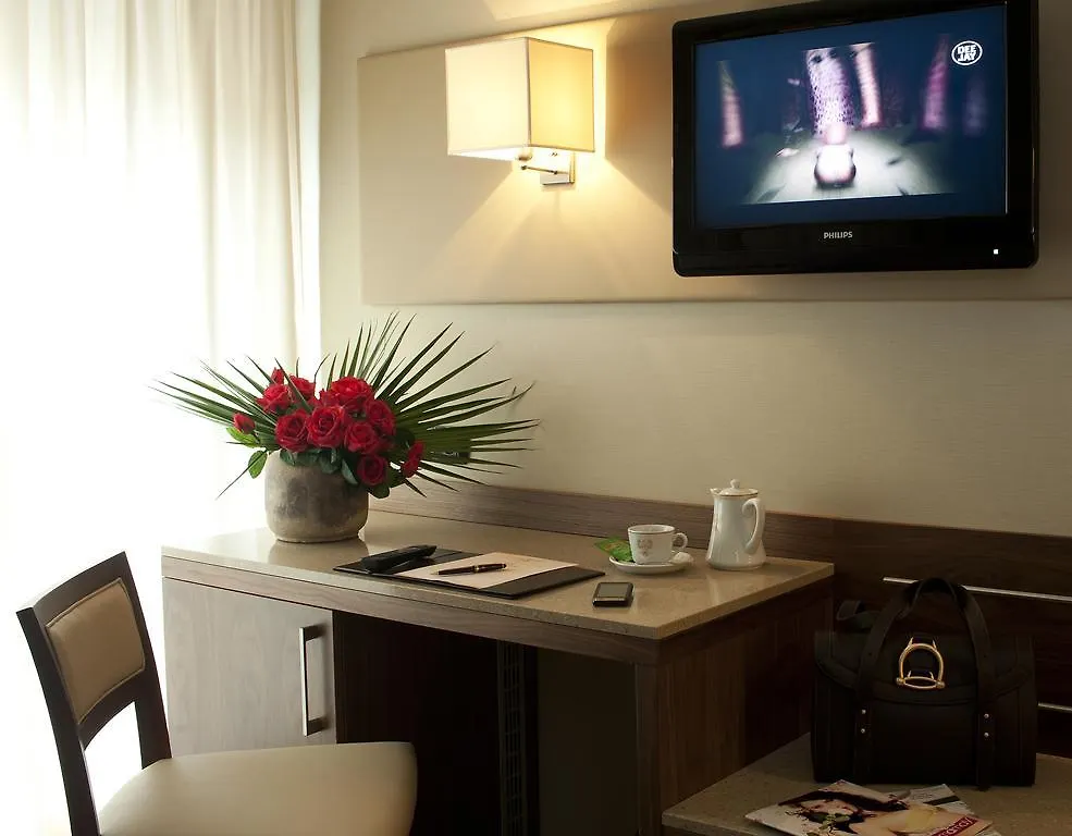 Hotel Fenice Милан Италия