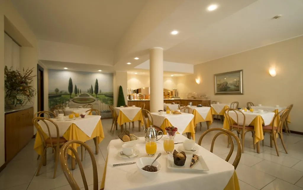 Hotel Fenice Милан Италия