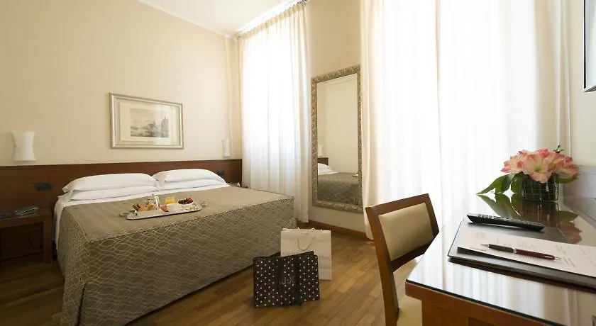 Hotel Fenice Милан 3*,  Италия