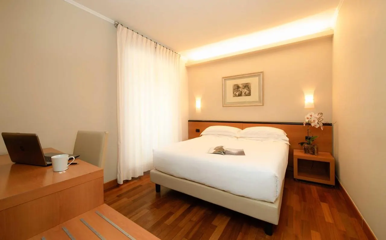 Hotel Fenice Милан