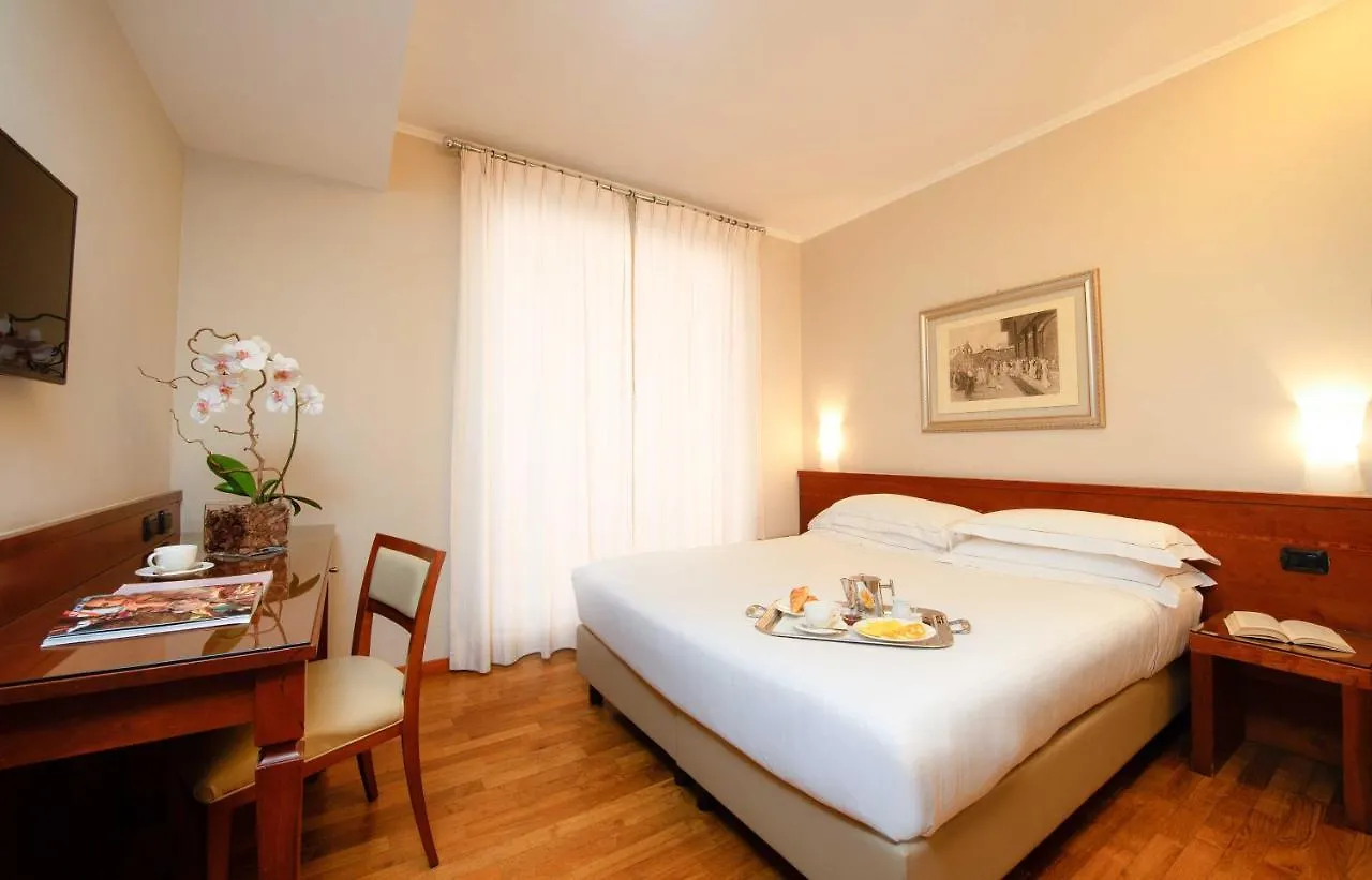 Hotel Fenice Милан Италия
