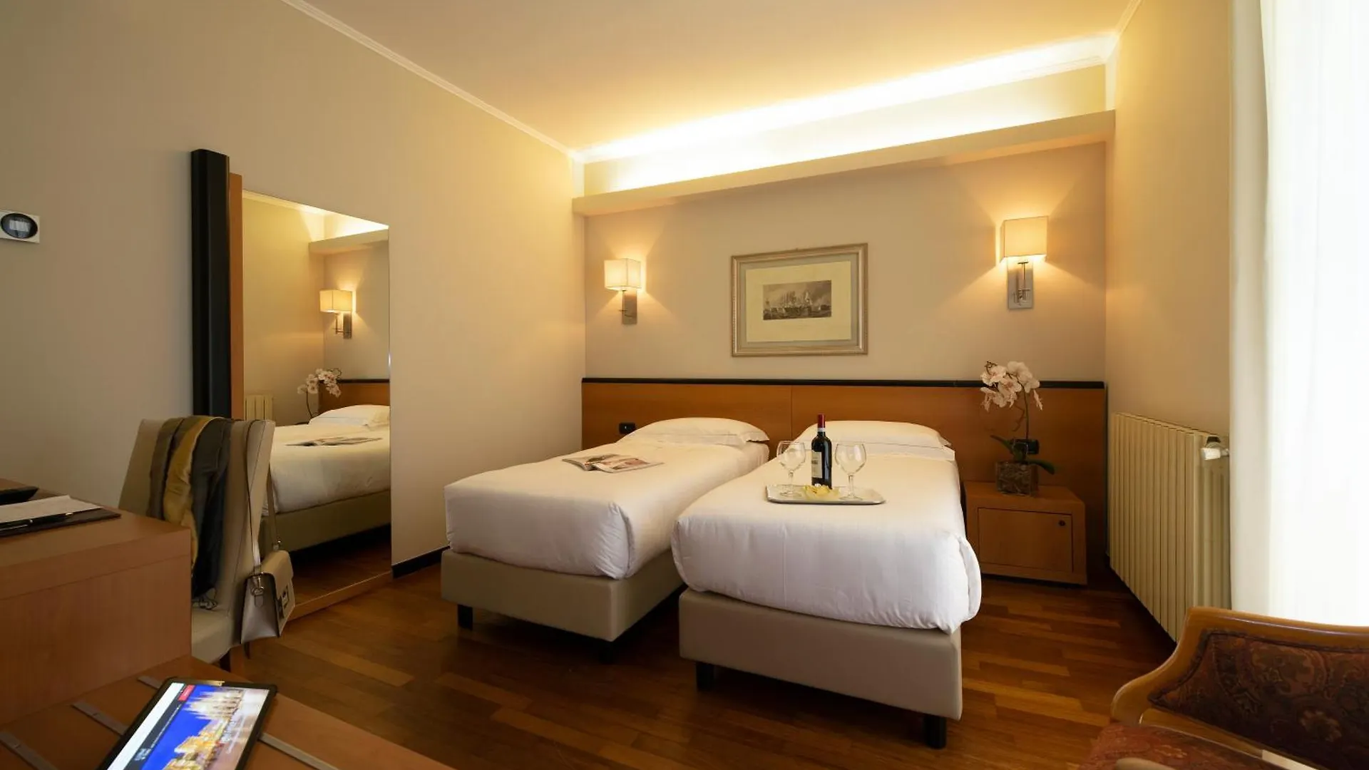 Hotel Fenice Милан 3*,  Италия