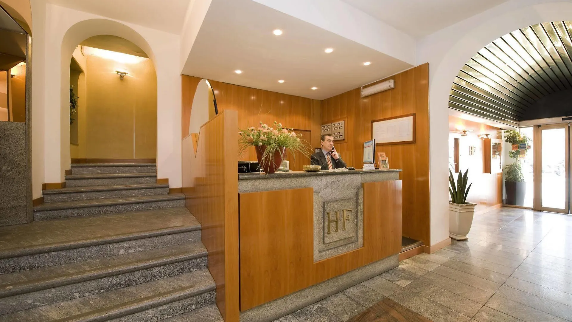 Hotel Fenice Милан 3*,  Италия