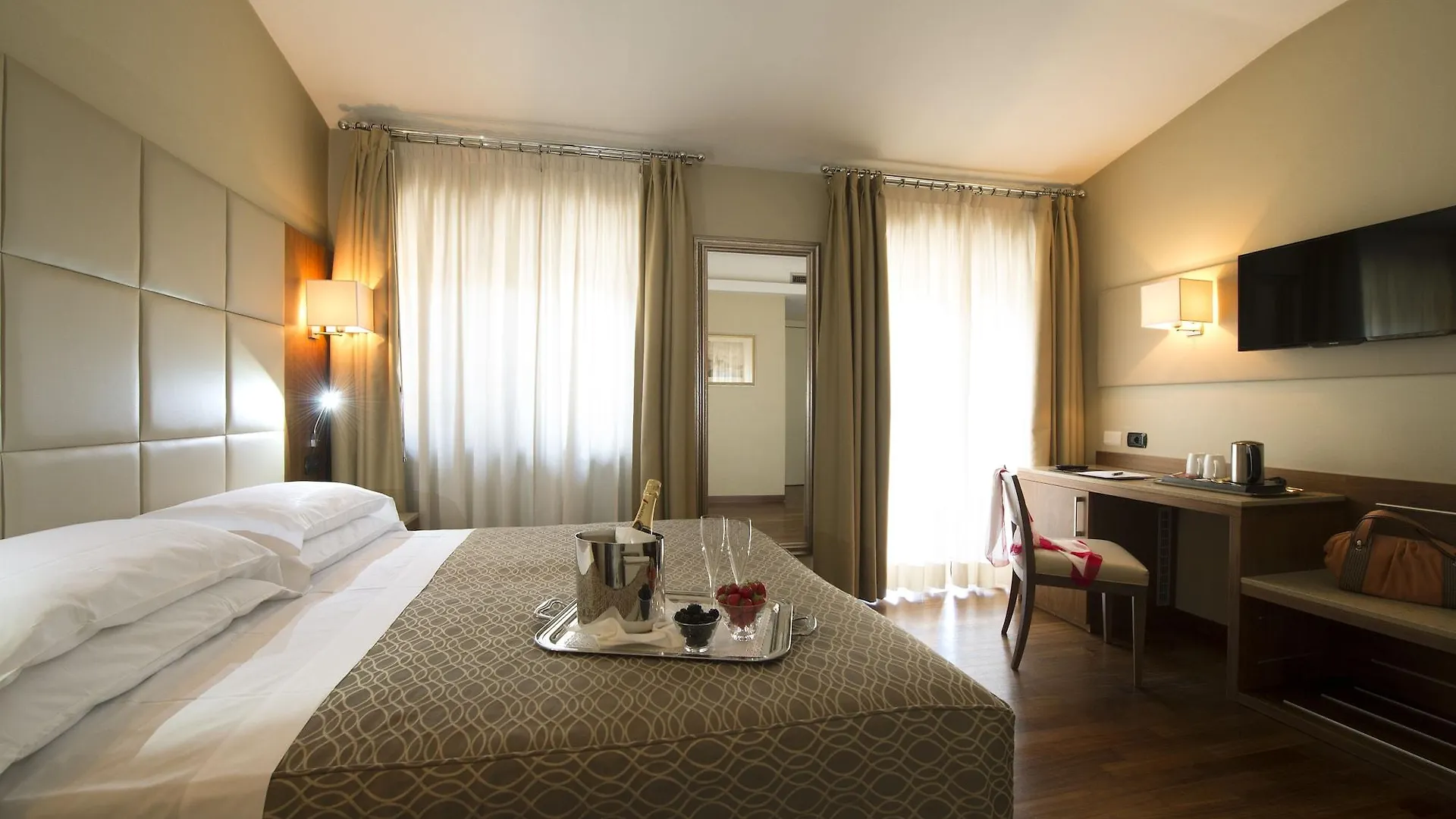Hotel Fenice Milánó 3*,